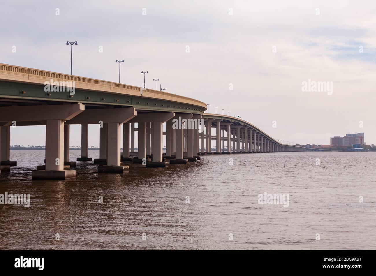 Pont US-90 sur la baie de Biloxi, vers Biloxi, Mississippi. ÉTATS-UNIS Banque D'Images