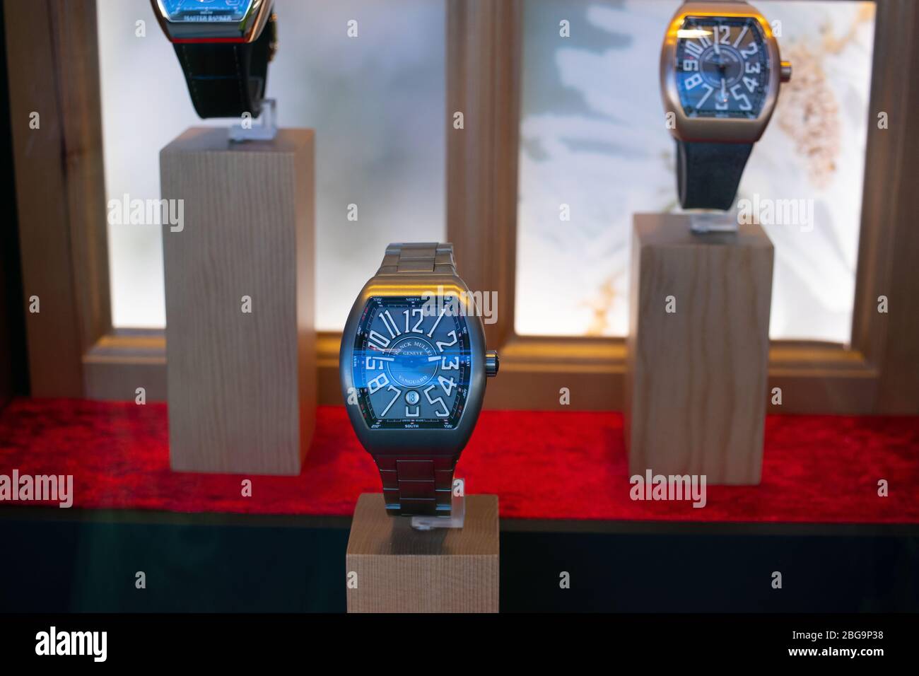 Genève, Suisse, mars 2020 Franck Muller montre, vitrelle boutique avec montres mécaniques à la mode, maître des complications Banque D'Images Genève, Suisse, mars 2020 Franck Muller montre, vitrelle boutique avec montres mécaniques à la mode, maître des complications Banque D'Images