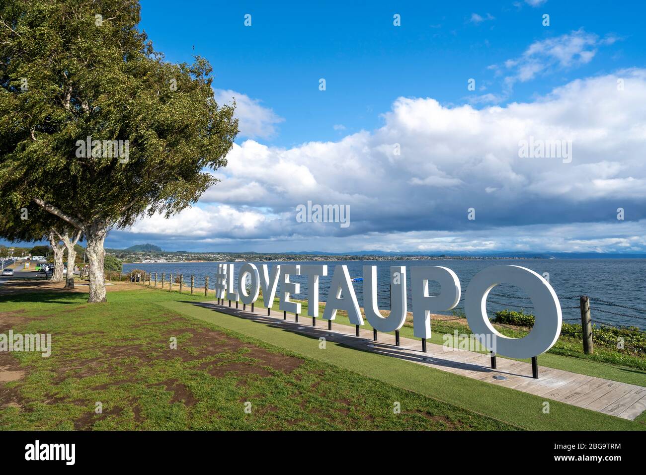 J'AIME LE panneau TAUPO sur les rives du lac Taupo, île du Nord, Nouvelle-Zélande Banque D'Images