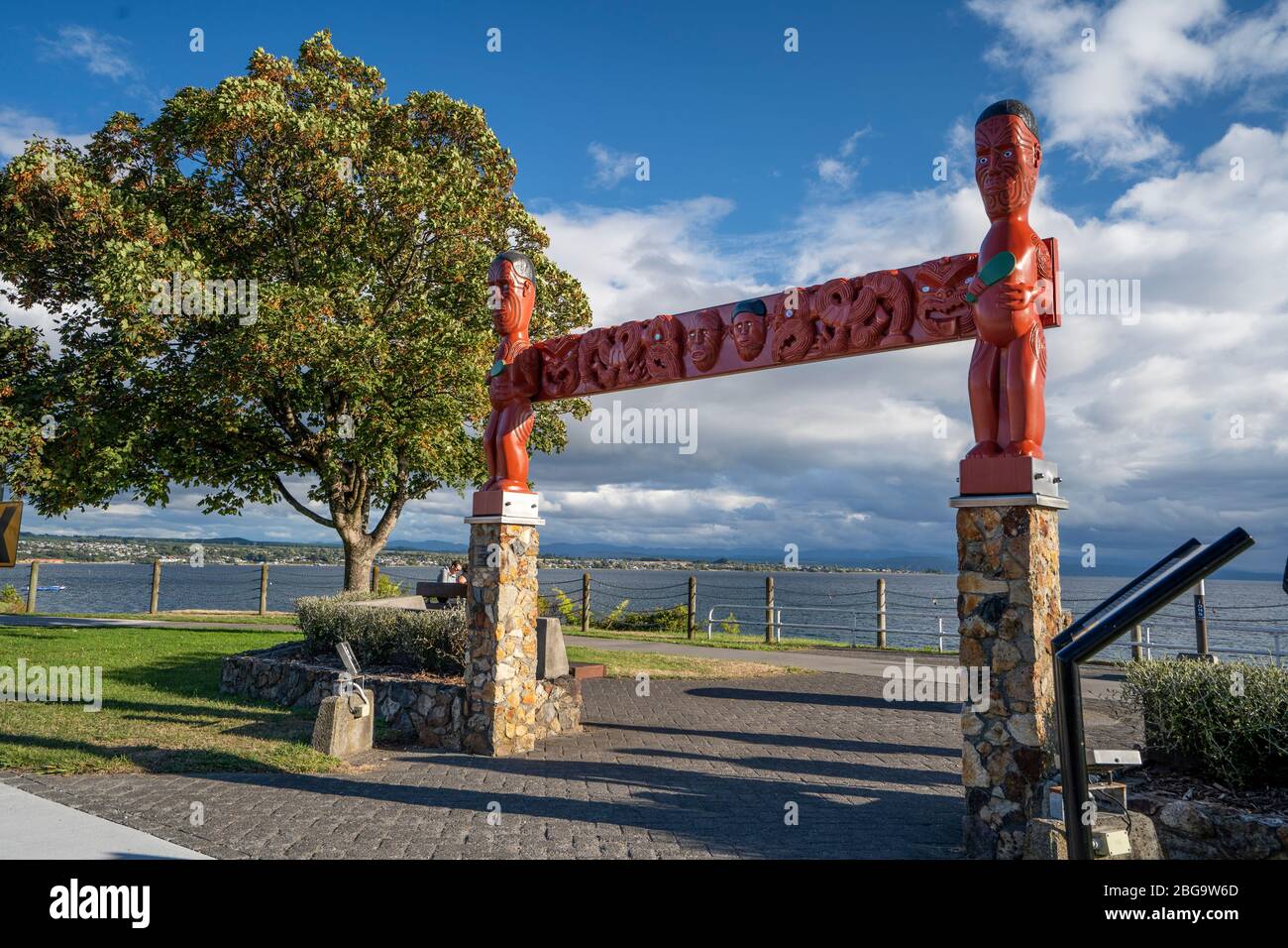 Porte de bienvenue sur les rives du lac Taupo, île du Nord, Nouvelle-Zélande Banque D'Images