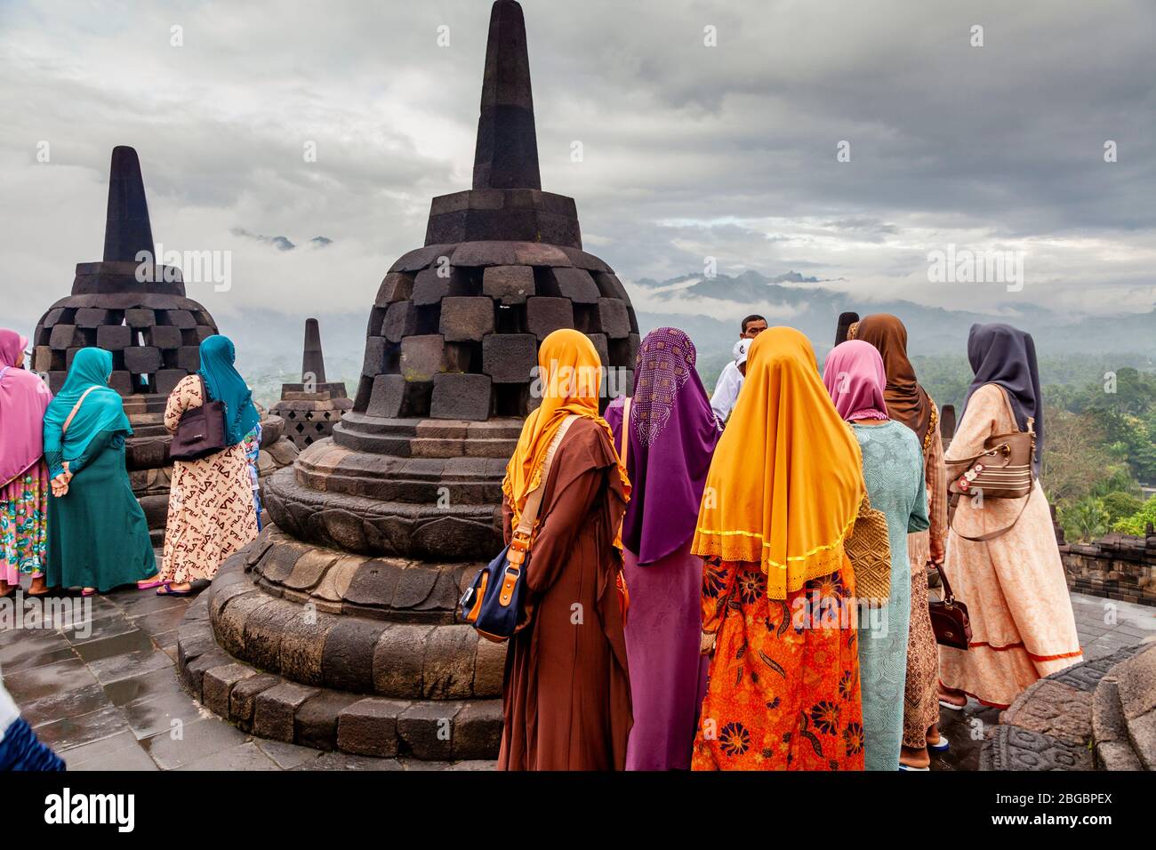 Visiteurs intérieurs indonésiens au temple de Borobudur, Yogyakarta, Java centrale, Indonésie Banque D'Images