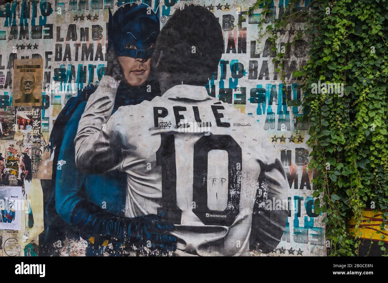 Art de rue et graffiti dans les allées autour de la zone Vila Madalena de Sao Paulo, Brésil, une attraction touristique populaire Banque D'Images