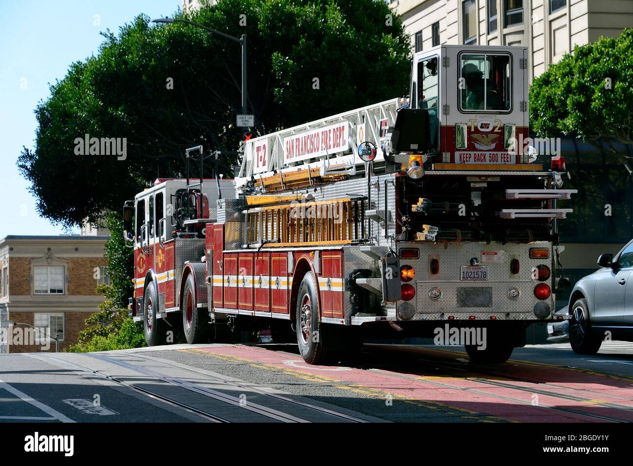 Camion de pompiers sur Mason Street, San Francisco, Californie, États-Unis. Banque D'Images