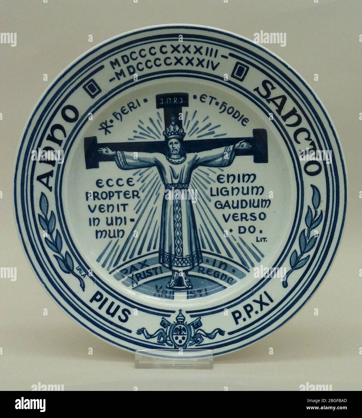 Herdenkingsbord Heilig JAAR 1933-1934 rencontre gekruisigde Christus dans stralenkrans, rencontre «Anno sancto Pie P.P.H.» op rand Banque D'Images