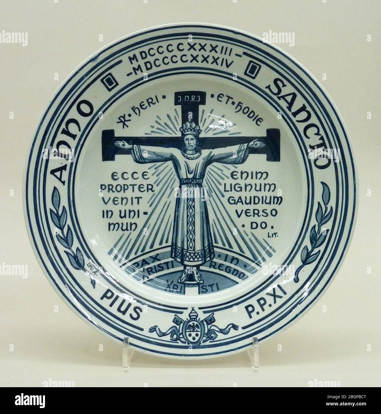 Herdenkingsbord Heilig JAAR 1933-1934 rencontre gekruisigde Christus dans stralenkrans, rencontre «Anno sancto Pie P.P.H.» op rand Banque D'Images