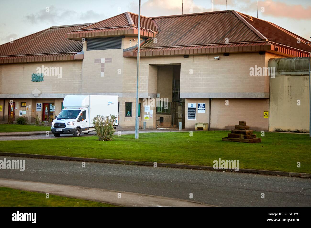 Vue générale de l'entrée principale de la prison de HM Bullingdon dans l'Oxfordshire. Banque D'Images