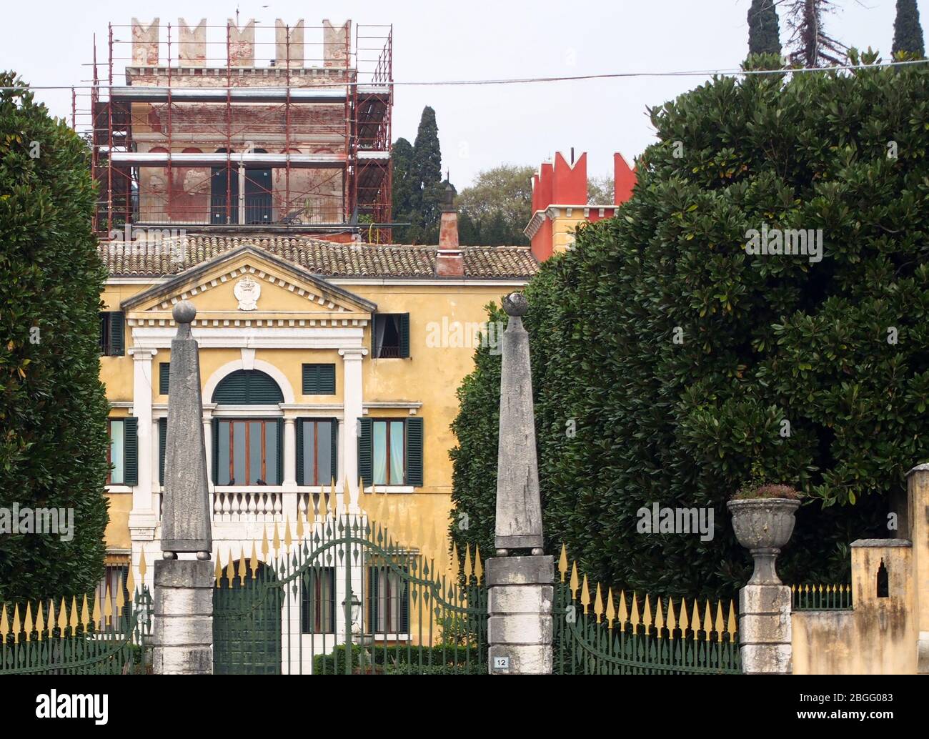 Historisches Haus am Gardasee Italien Banque D'Images