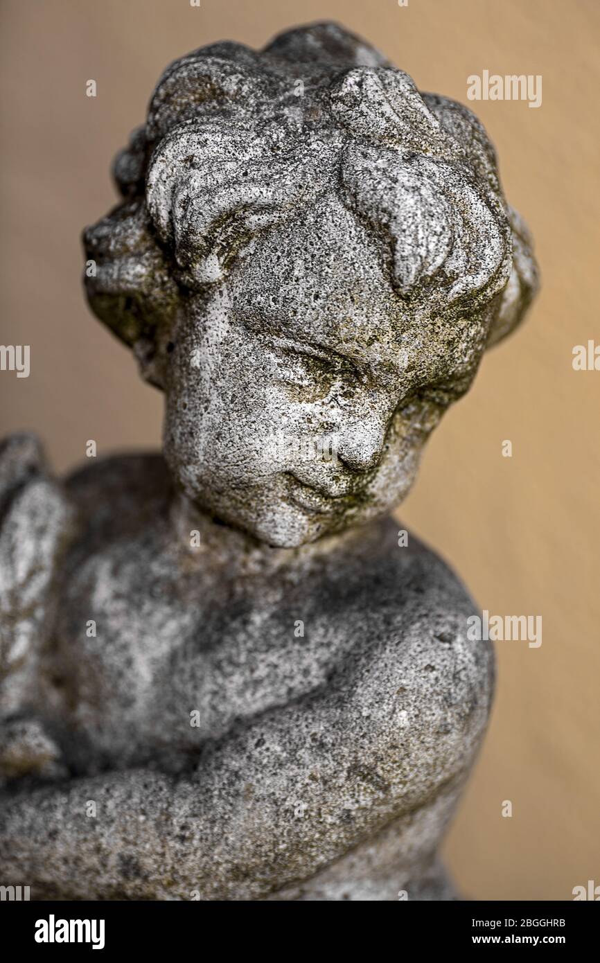 ancienne sculpture de jardin à l'eau Banque D'Images