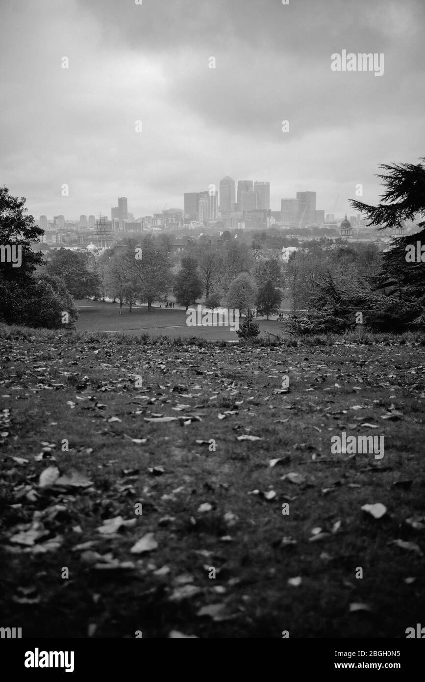 Canary Wharf sous Stormy Sky, Londres, Angleterre, Royaume-Uni Banque D'Images