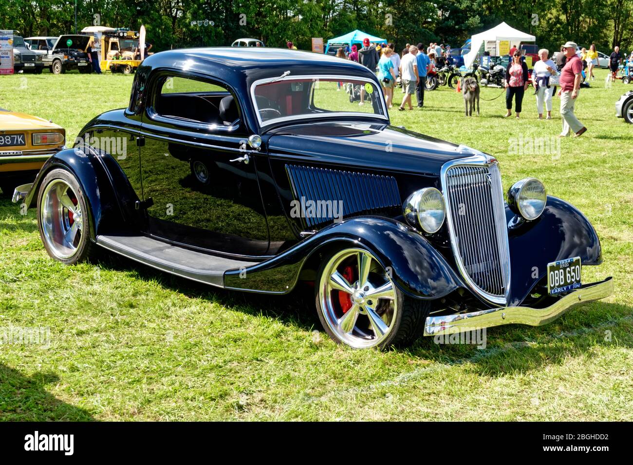 Westbury, Wiltshire / UK - 1 septembre 2019: A 1950 Ford version 8 pilote personnalisé Hot Rod, à l'exposition de véhicules Classique et Vintage de 2019 White Horse Banque D'Images