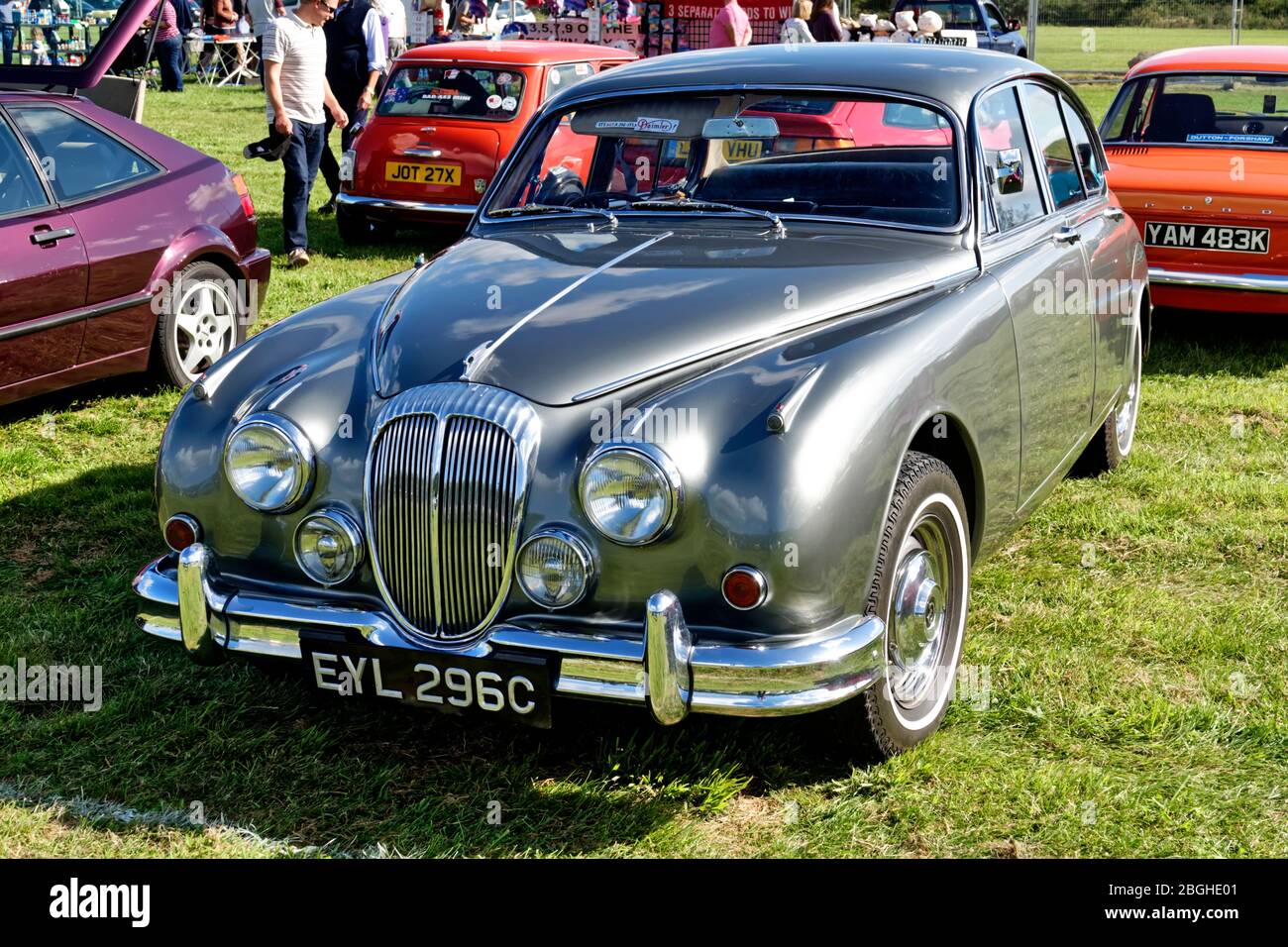 Westbury, Wiltshire / Royaume-Uni - 1er septembre 2019 : une Daimler 250 V8 1965, berline 4 portes au White Horse Classic & Vintage Vehicle Show Banque D'Images