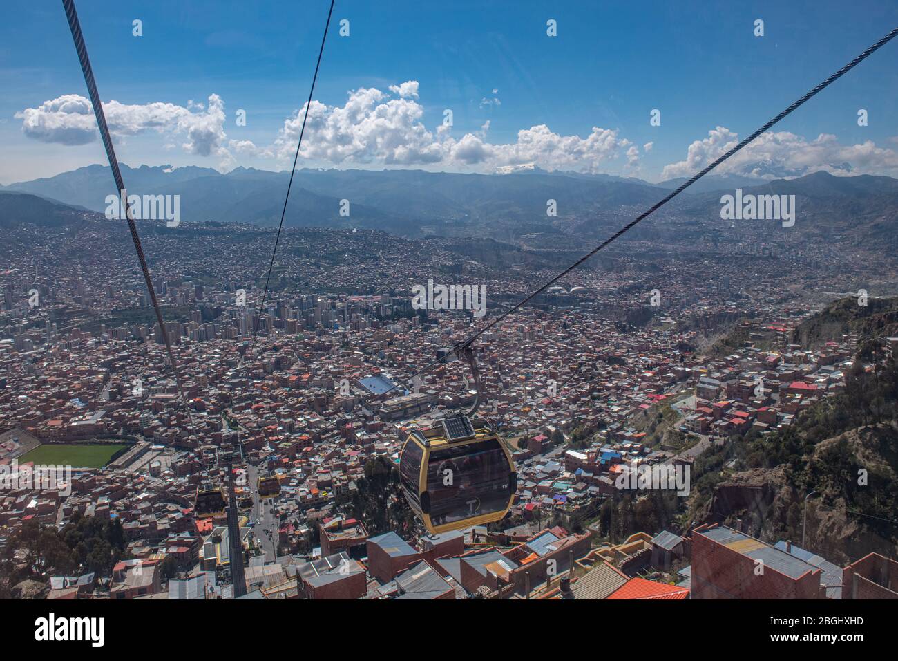 La Paz, Bolivie. Vue sur la ville depuis le système de téléphérique mi Teleferico Banque D'Images