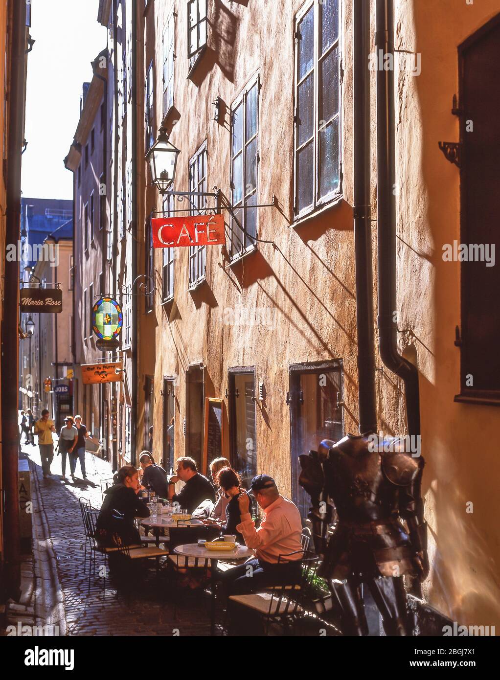 Café de rue latérale à Yxsmedsgrand, Gamla Stan (vieille ville), Stadsholmen, Stockholm, Royaume de Suède Banque D'Images