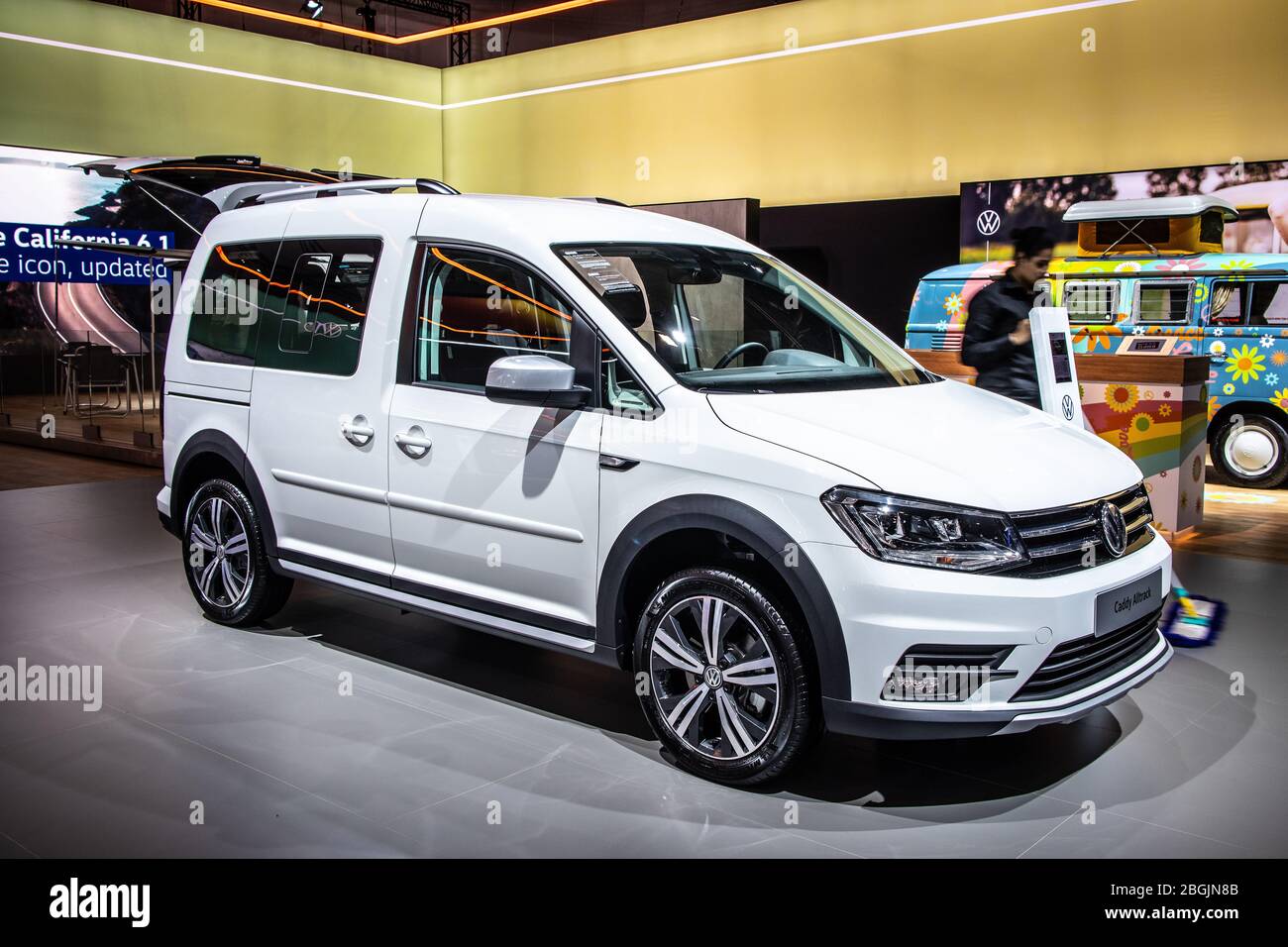 Bruxelles, Belgique, Jan 2020 Volkswagen Caddy Alltrack, Brussels Motor Show, 3ème génération de facelift, Typ 2 K, Volkswagen VW véhicule d'activité de loisirs M-segment Banque D'Images