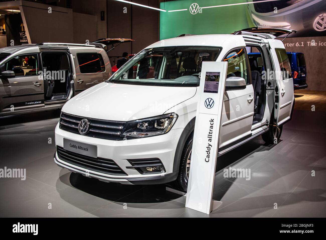 Bruxelles, Belgique, Jan 2020 Volkswagen Caddy Alltrack, Brussels Motor Show, 3ème génération de facelift, Typ 2 K, Volkswagen VW véhicule d'activité de loisirs M-segment Banque D'Images