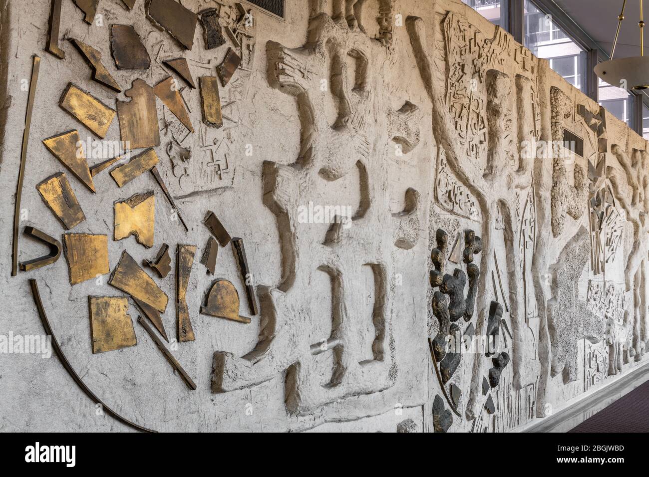 Sculpture de relief du Bas dans le hall du 3550 N Lake Shore Banque D'Images