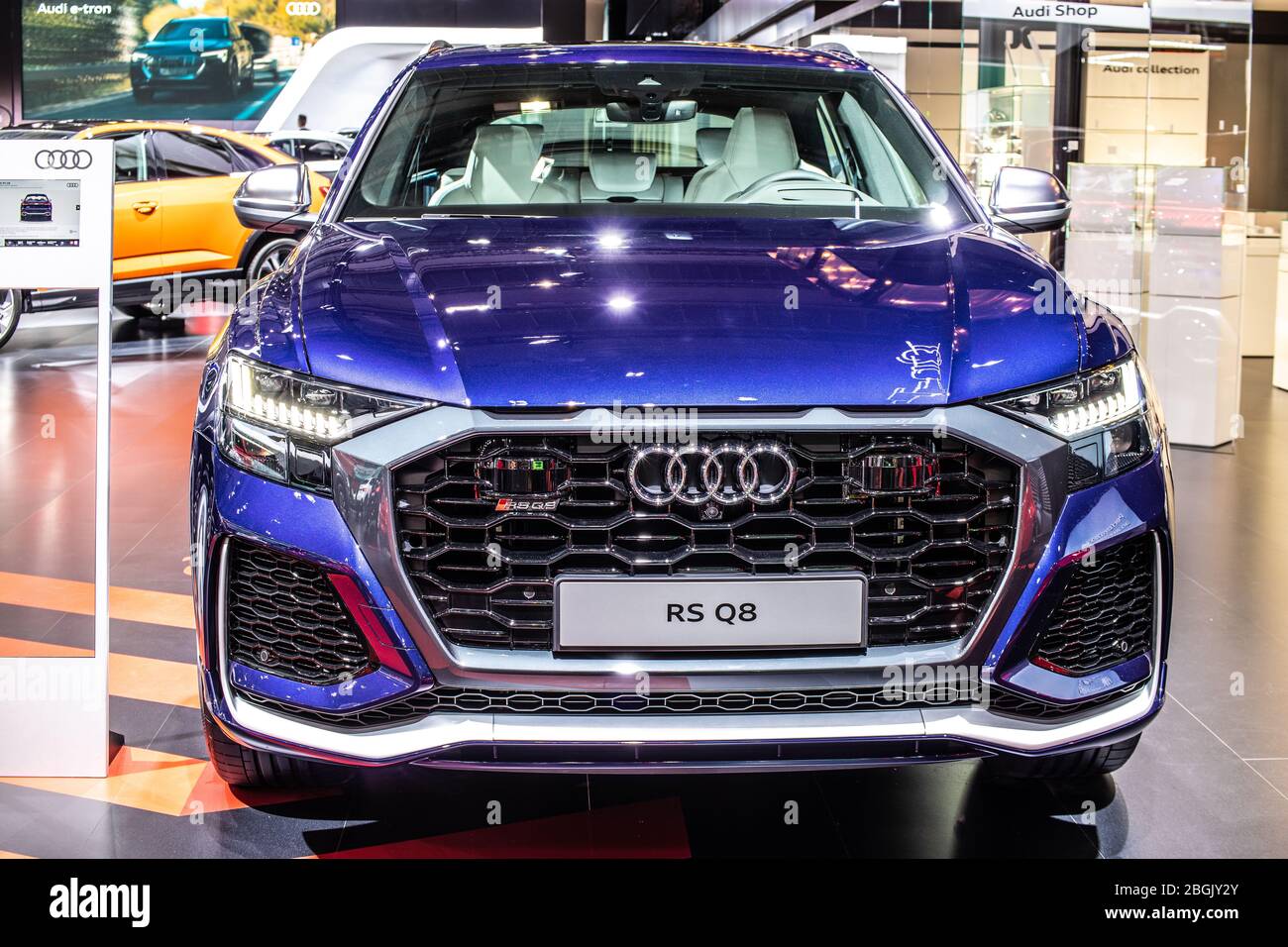Bruxelles, Belgique, Jan 09, 2020: Toute nouvelle Audi RS au salon de l'automobile de Bruxelles, SUV produite par le constructeur automobile allemand Audi AG Banque D'Images