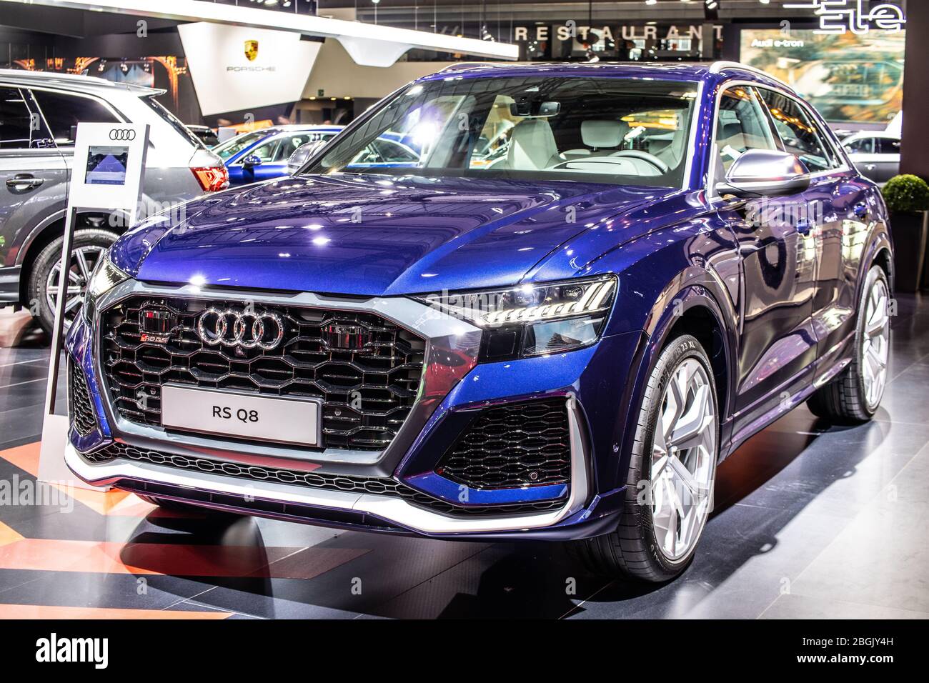 Bruxelles, Belgique, Jan 09, 2020: Toute nouvelle Audi RS au salon de l'automobile de Bruxelles, SUV produite par le constructeur automobile allemand Audi AG Banque D'Images