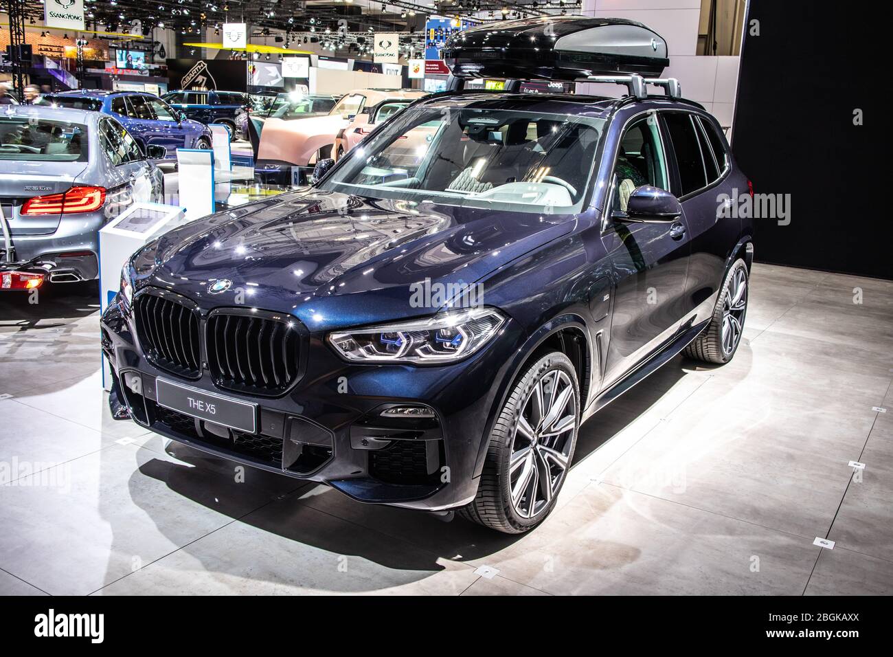 Bruxelles, Belgique, Jan 2020 BMW   45 e avec moteur électrique synchrone, salon moteur Bruxelles, 4ème génération, G 05, suv fabriqués et commercialisés par BMW Banque D'Images