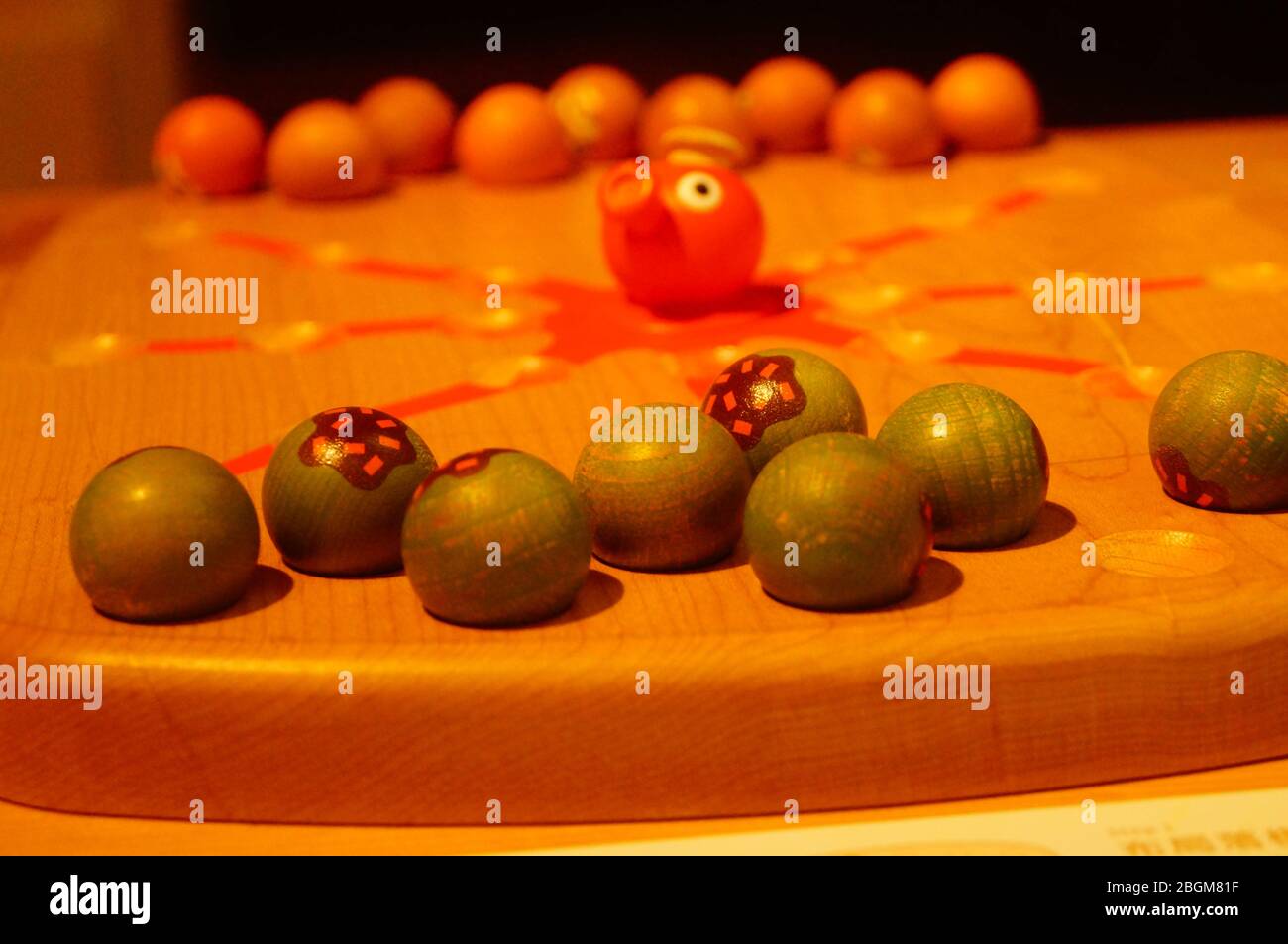 Pièces d'échecs amusantes pour enfants Banque D'Images