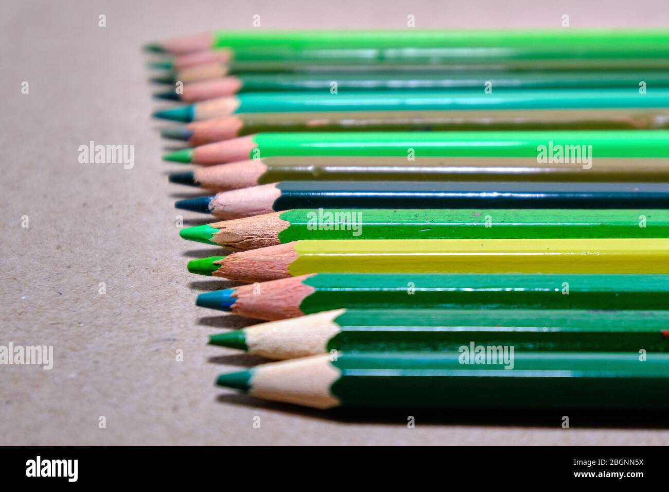 Gros plan de crayons de couleur. Banque D'Images