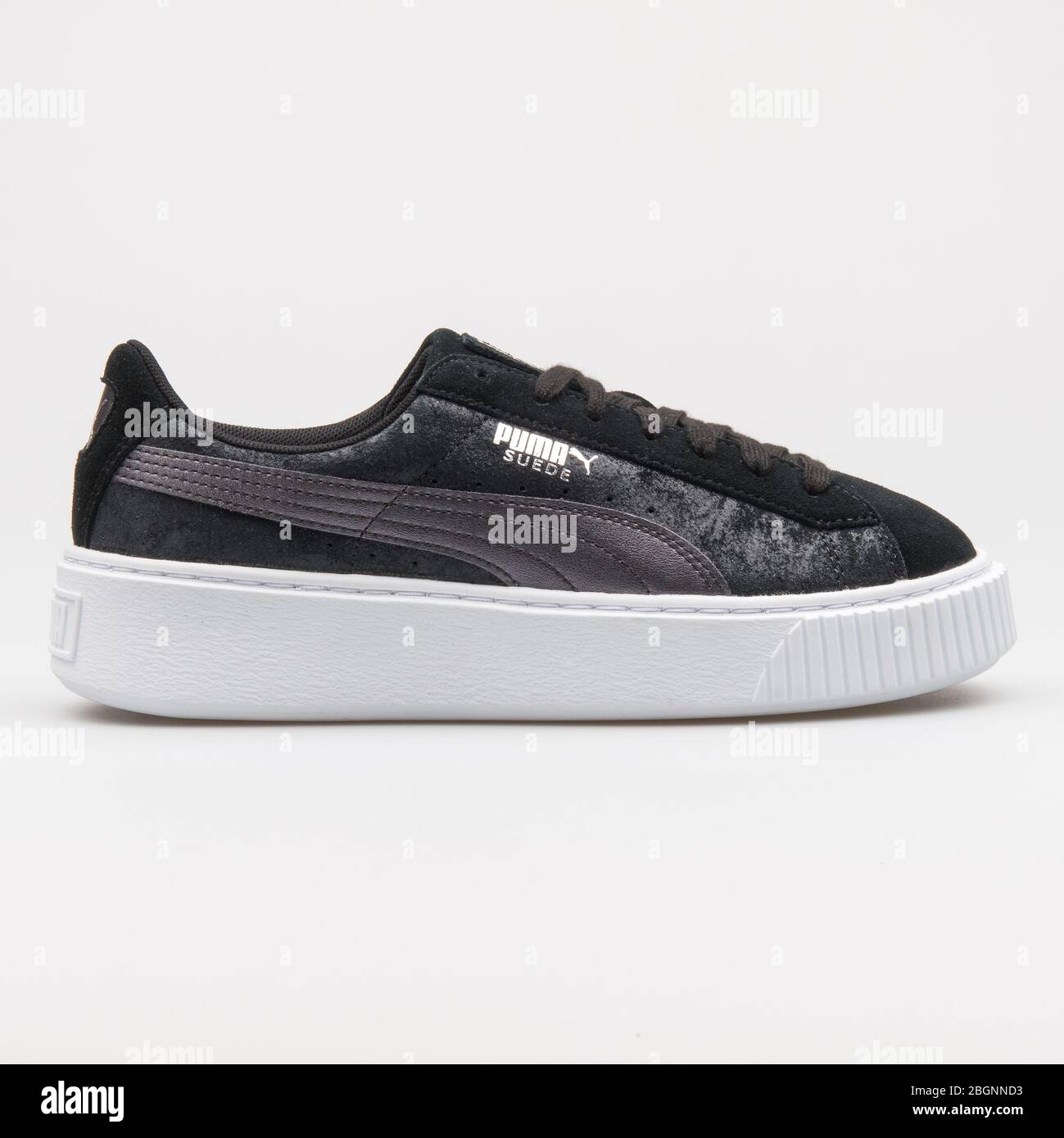 puma suede platform blanche