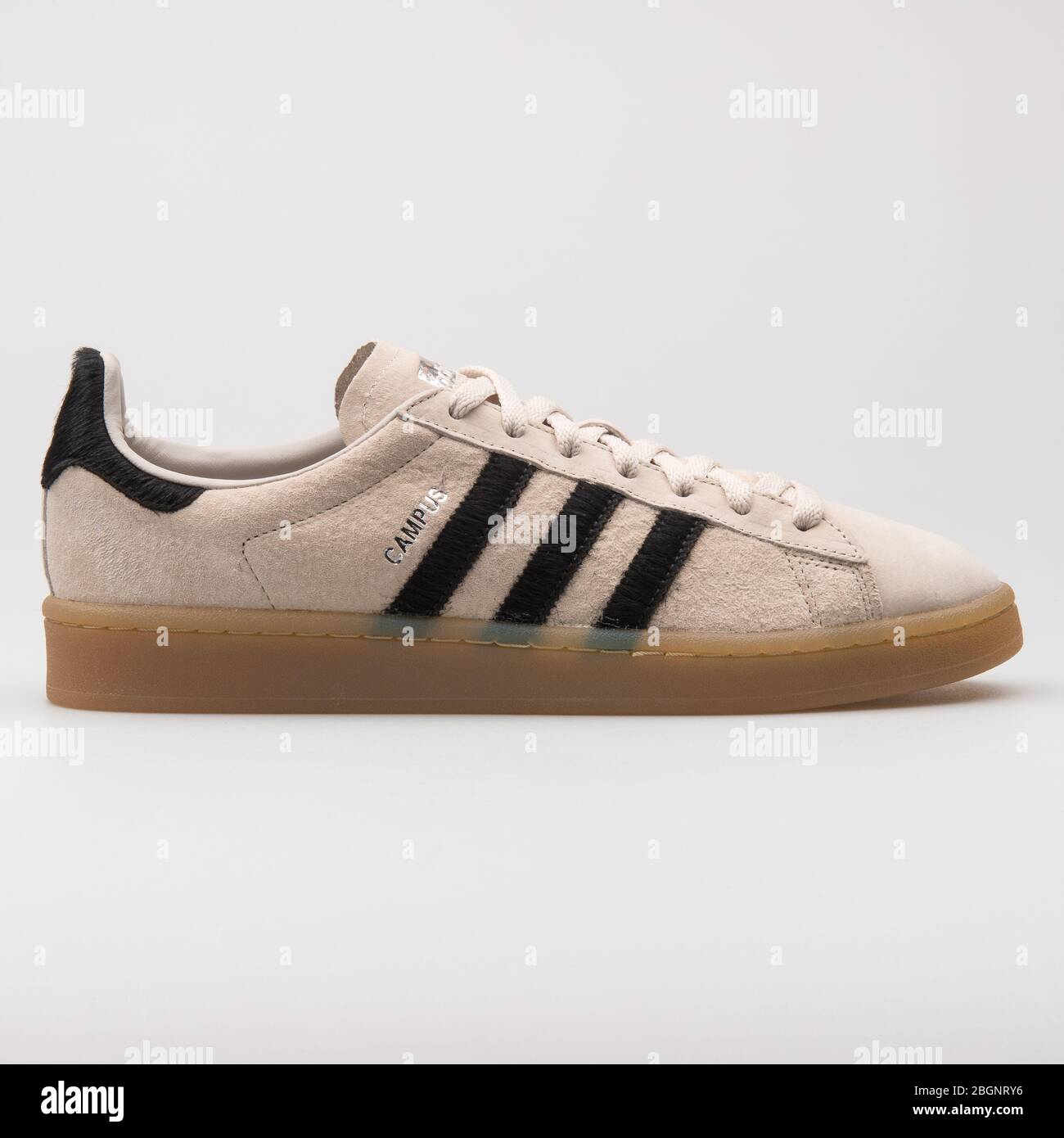 VIENNE AUTRICHE 24 AO T 2017 basket shirt Adidas Campus