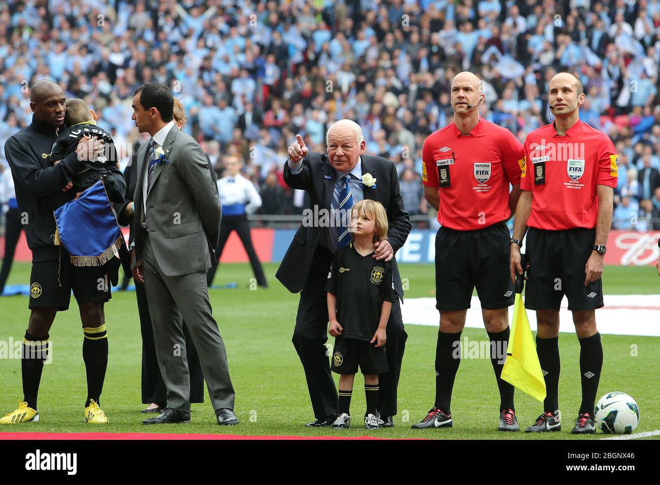 LONDRES, ANGLETERRE Wigan Athletic Président Dave Whelan avant la coupe de la FA avec Budweiser final match entre Manchester City & Wigan Athletic au stade Wembley à Londres le samedi 11 mai 2013. (Crédit: Mi News) Banque D'Images