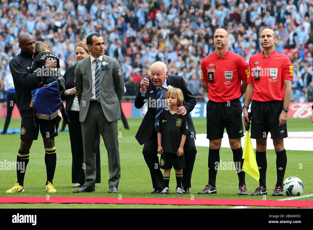 LONDRES, ANGLETERRE Wigan Athletic Président Dave Whelan avant la coupe de la FA avec Budweiser final match entre Manchester City & Wigan Athletic au stade Wembley à Londres le samedi 11 mai 2013. (Crédit: Mi News) Banque D'Images