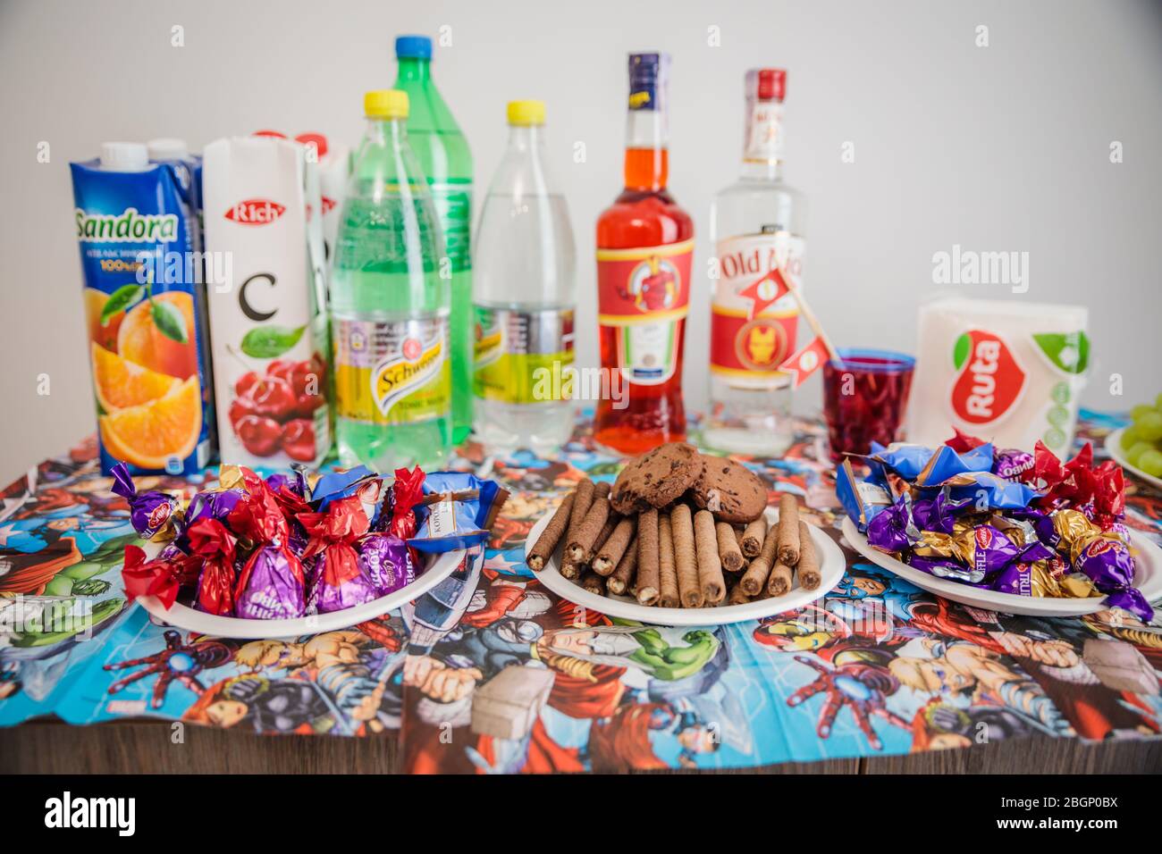 Lviv Ukraine Aout 19 Decoration Thematique De Super Heros De Fete Table Avec Decor De Bandes Dessinees Marvel Pour Des Idees De Fete D Anniversaire Celebration Photo Stock Alamy