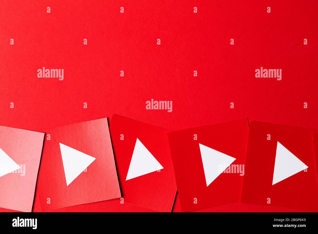 OXFORD, Royaume-Uni - 13 JANVIER 2017 : logo du service vidéo YouTube imprimé sur papier Banque D'Images