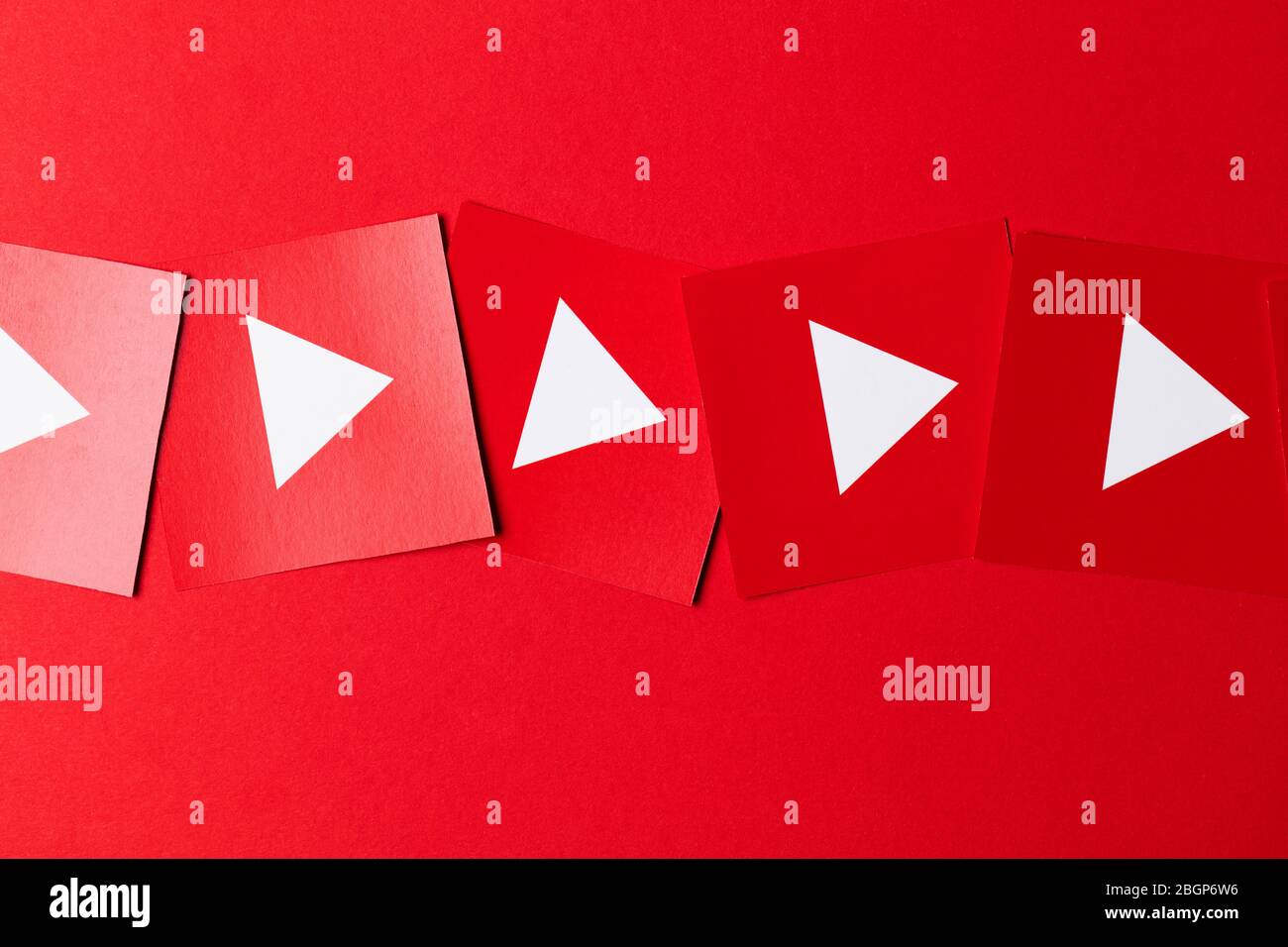 OXFORD, Royaume-Uni - 13 JANVIER 2017 : logo du service vidéo YouTube imprimé sur papier Banque D'Images