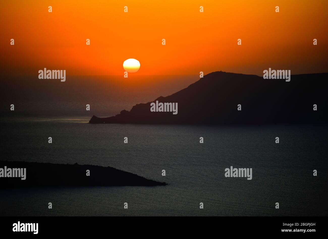 Coucher de soleil sur la caldeira de Santorin. Vue de Fira. Grèce Banque D'Images