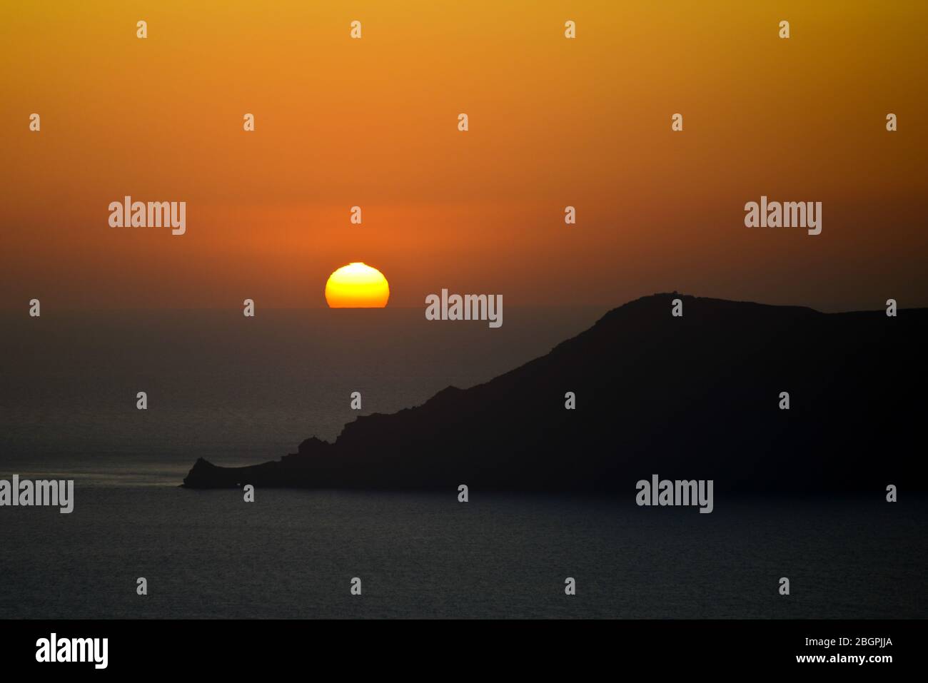Coucher de soleil sur la caldeira de Santorin. Vue de Fira. Grèce Banque D'Images