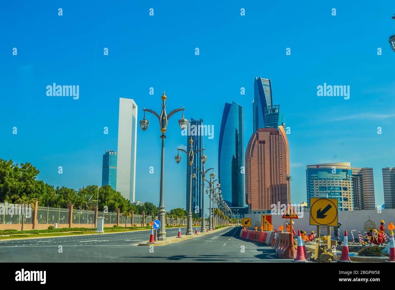 Abu Dhabi cityscape pendant la journée aux Emirats Arabes Unis Banque D'Images