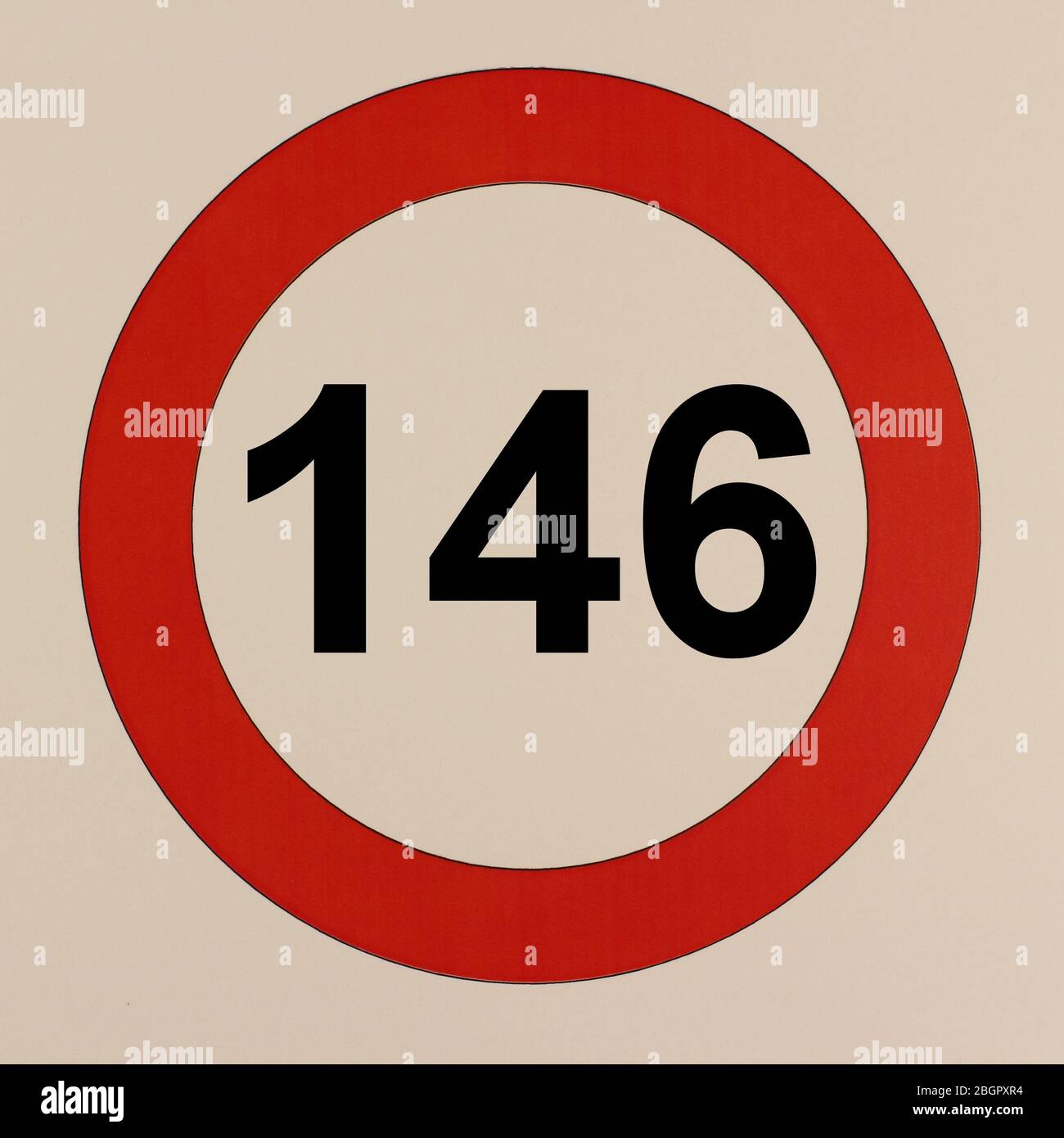 Illustration des Straßenverkehrszeichens 'maximum Geschwindigkeit 146 km pro Stunde' Banque D'Images