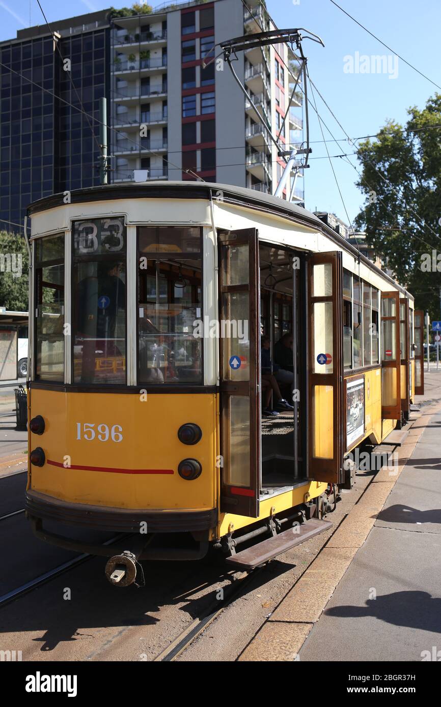 Milan, Italie, Lombardie - 20 septembre 2019: Trams à Milan. La classe ATM 1500, également appelée type 1928, est une série de véhicules de tramway utilisés par le guichet automatique Banque D'Images