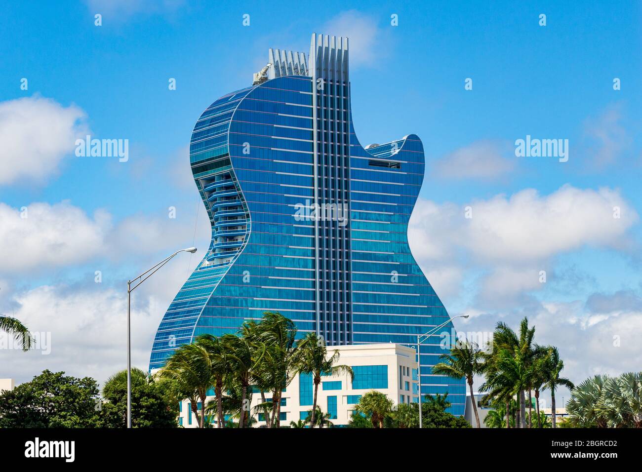 Seminole Hard Rock Hotel and casino, le plus grand bâtiment en forme de  guitare au monde - Hollywood, Floride, États-Unis Photo Stock - Alamy