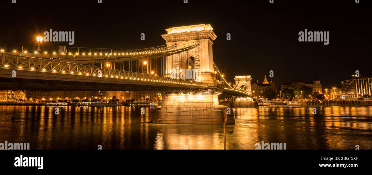 Pont de chaîne célèbre de Budapest Banque D'Images