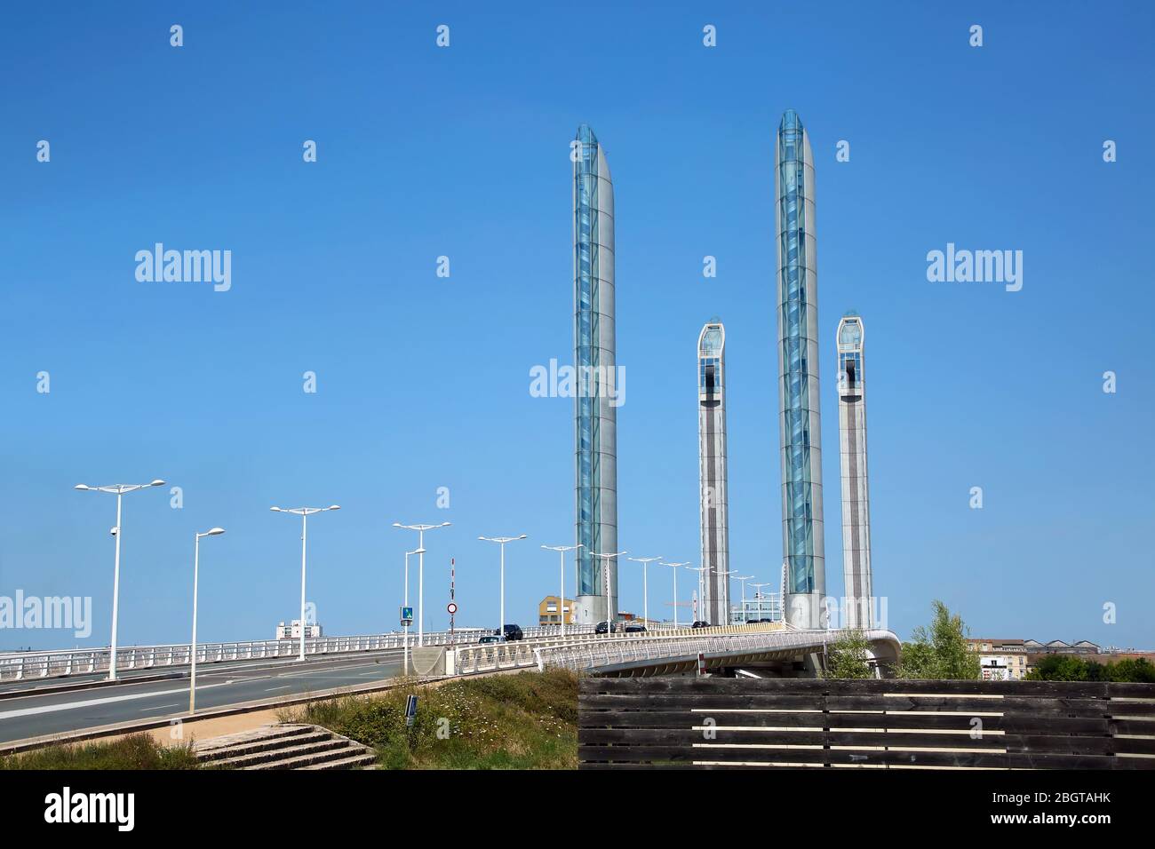 Le Pont Jacques Chaban-Delmas est un pont à élévation verticale sur la Garonne à Bordeaux, France. Banque D'Images