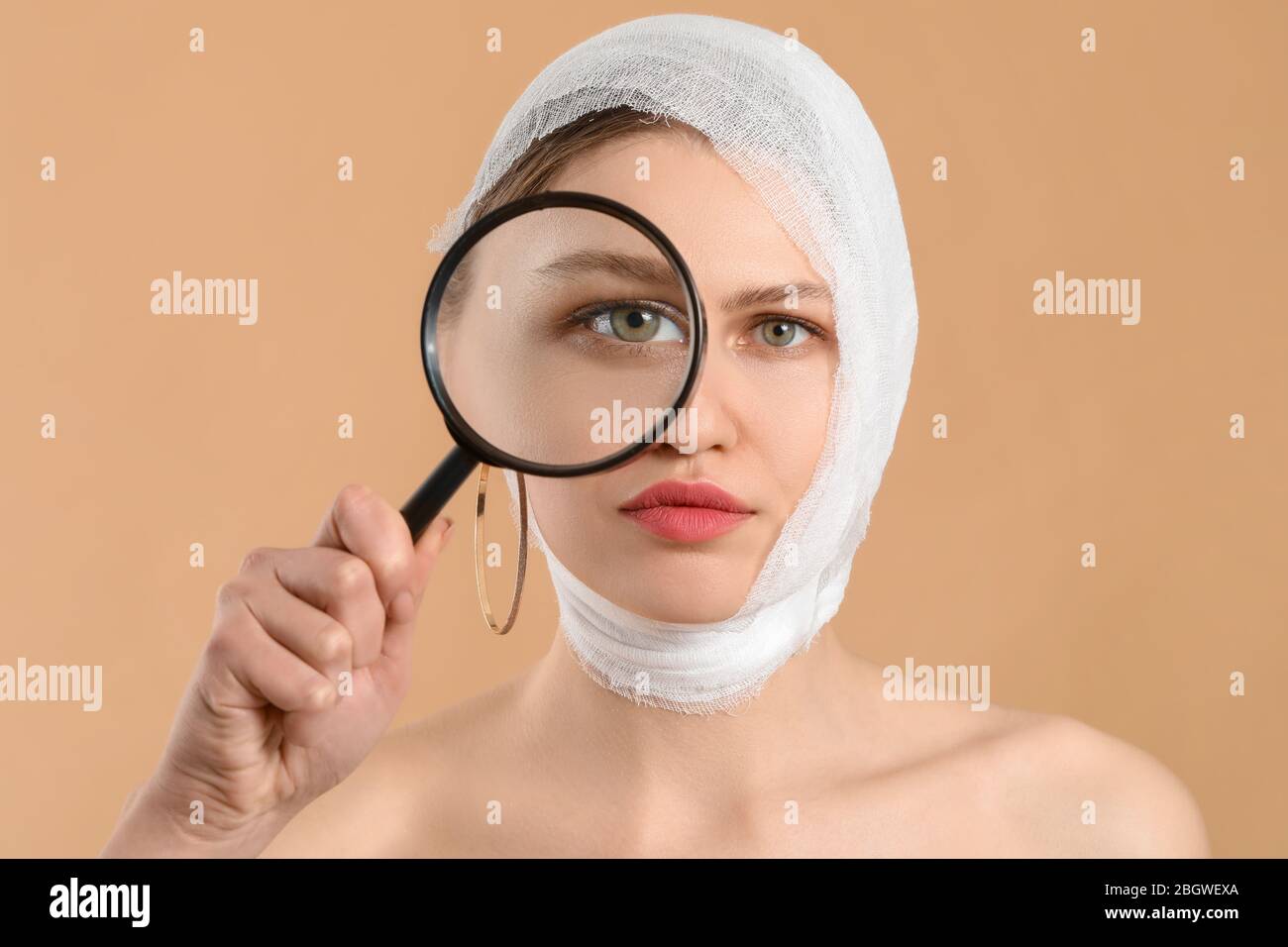 Surgical loupe Banque de photographies et d'images à haute résolution -  Alamy