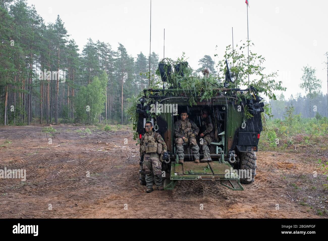 TAPA, ESTONIE - AOÛT 23 : l'armée française dans la forêt en Estonie, Viru, Tapa, Estonie le 23 août 2017 à Tapa, estonie. Banque D'Images