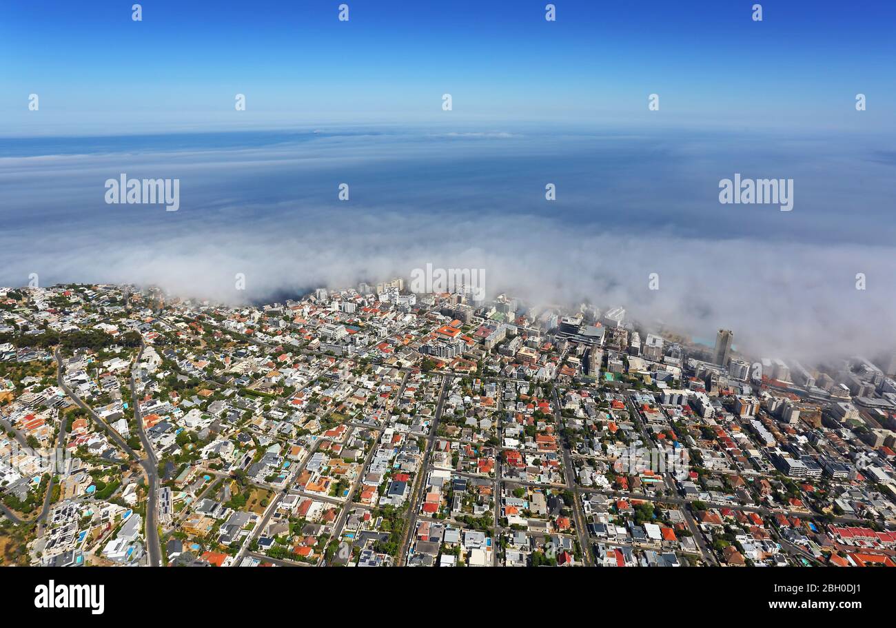 Vue aérienne du brouillard sur Sea point Banque D'Images