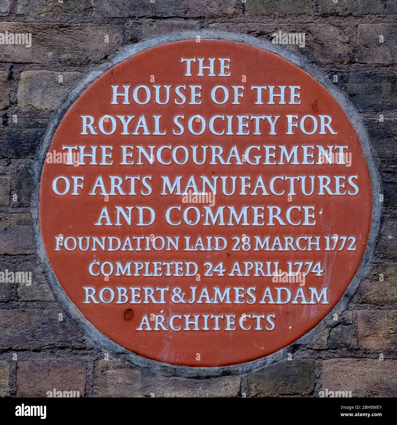 Plaque commémorant la fondation de la RSA, Société royale des arts, dans la rue John Adam, Cité de Westminster, Londres Banque D'Images