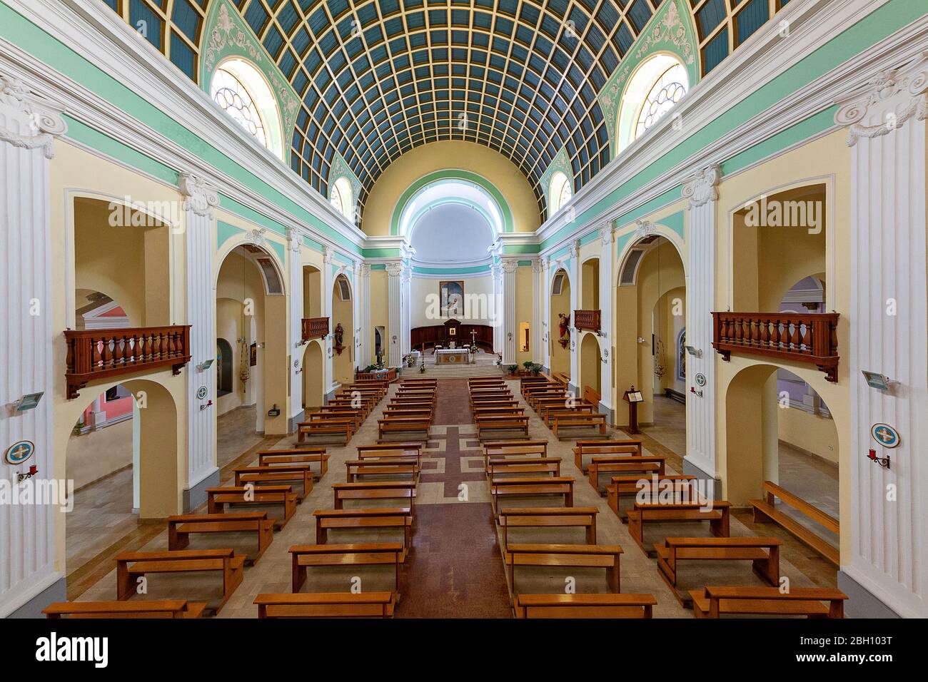 Intérieur de la cathédrale catholique dédiée à Saint Stephen, à Shkoder, en Albanie Banque D'Images