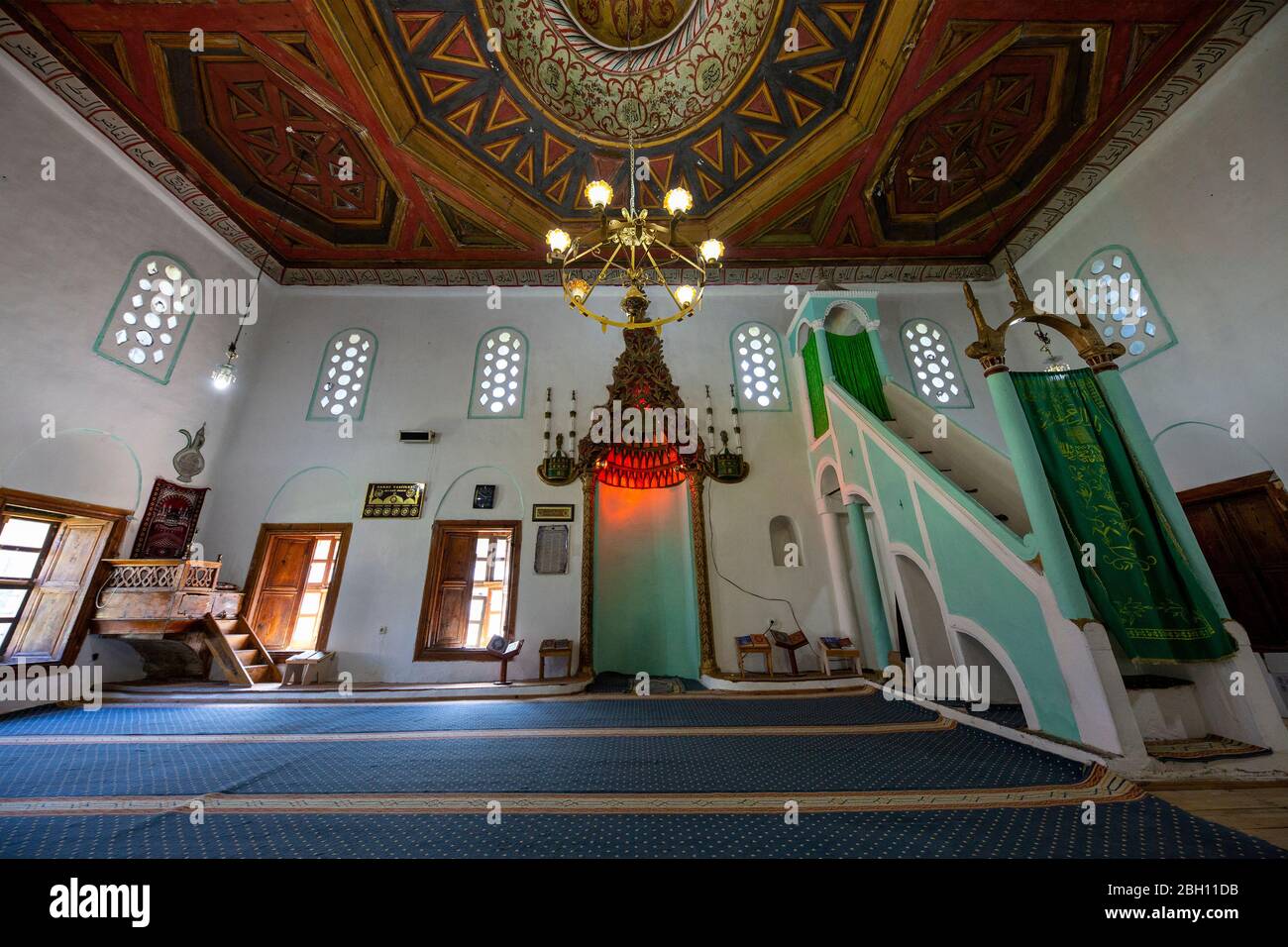 Salle de prière de la Mosquée du roi connue aussi sous le nom de Mosquée du Sultan ou Mosquée du Sultan Beyazit, à Berat, en Albanie Banque D'Images