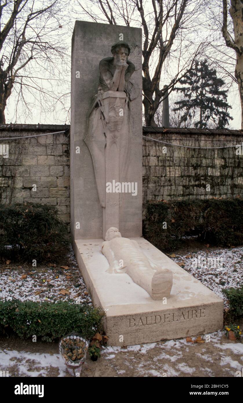 Cenotaph de Charles Baudelaire, poète français, au cimetière Montparnasse à Paris Banque D'Images