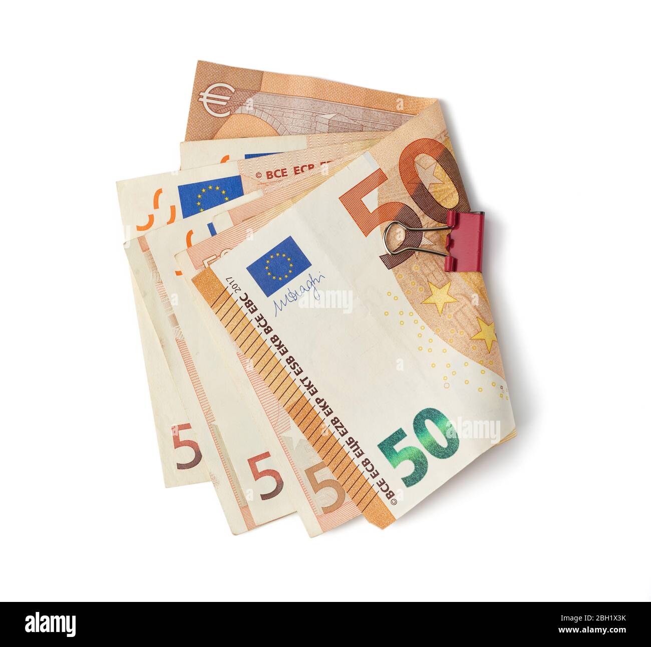 Pile de notes papier empilées de l'Union européenne, face à 50 euros, argent isolé sur un fond blanc Banque D'Images