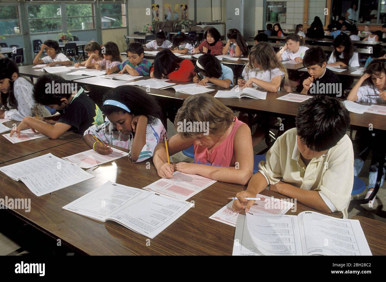 Austin, Texas États-Unis: Les élèves des écoles primaires font un test standardisé à l'école de Walnut Creek. ©Bob Daemmrich Banque D'Images
