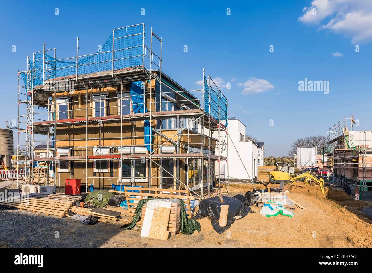 Allemagne, Bade-Wurtemberg, Waiblingen, chantier de construction de maison moderne Banque D'Images